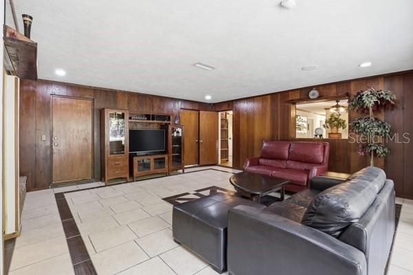 En Venta: $624,900 (3 camas, 2 baños, 1918 Pies cuadrados)