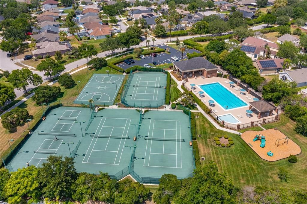 Activo con contrato: $550,000 (3 camas, 2 baños, 1718 Pies cuadrados)