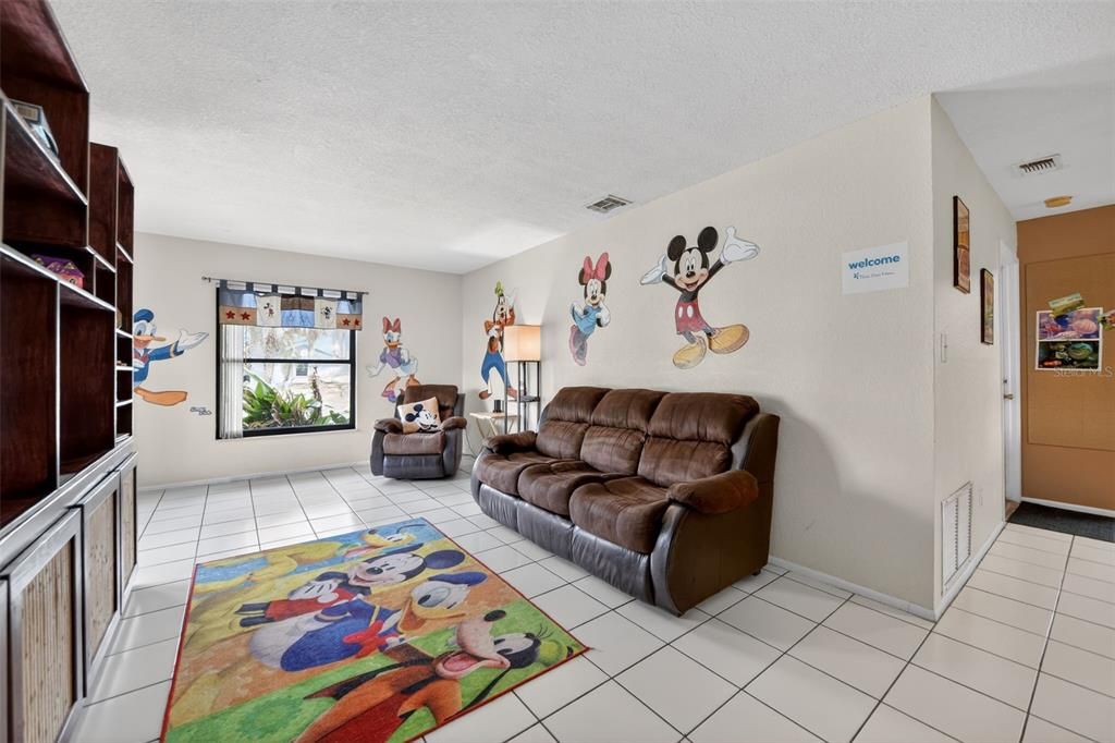 En Venta: $320,000 (2 camas, 2 baños, 1417 Pies cuadrados)