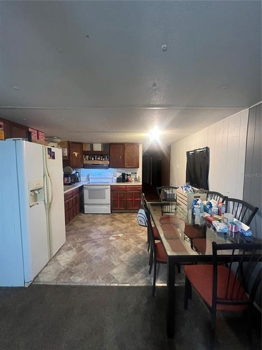 For Sale: $115,000 (2 beds, 1 baths, 720 Square Feet)