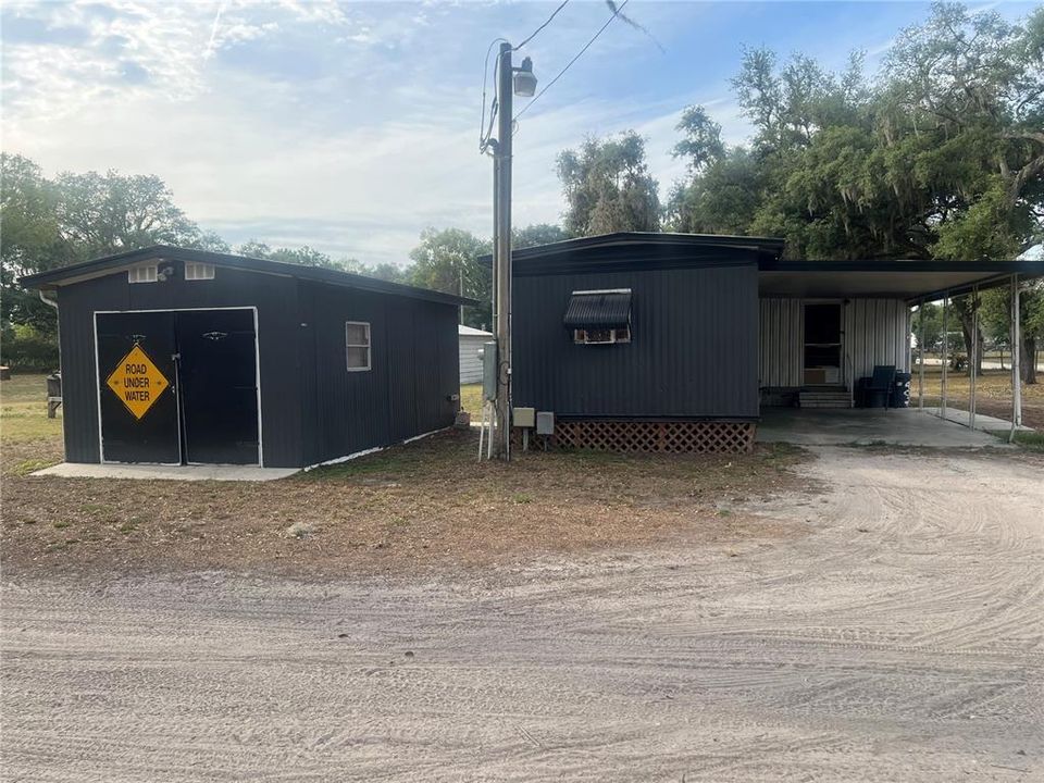 For Sale: $115,000 (2 beds, 1 baths, 720 Square Feet)