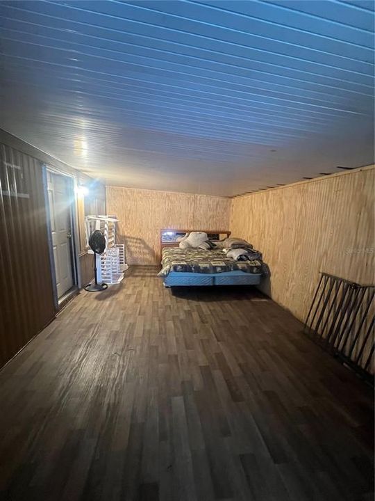 For Sale: $115,000 (2 beds, 1 baths, 720 Square Feet)