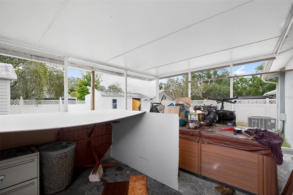 Под контрактом: $205,000 (2 спален, 1 ванн, 1080 Квадратных фут)