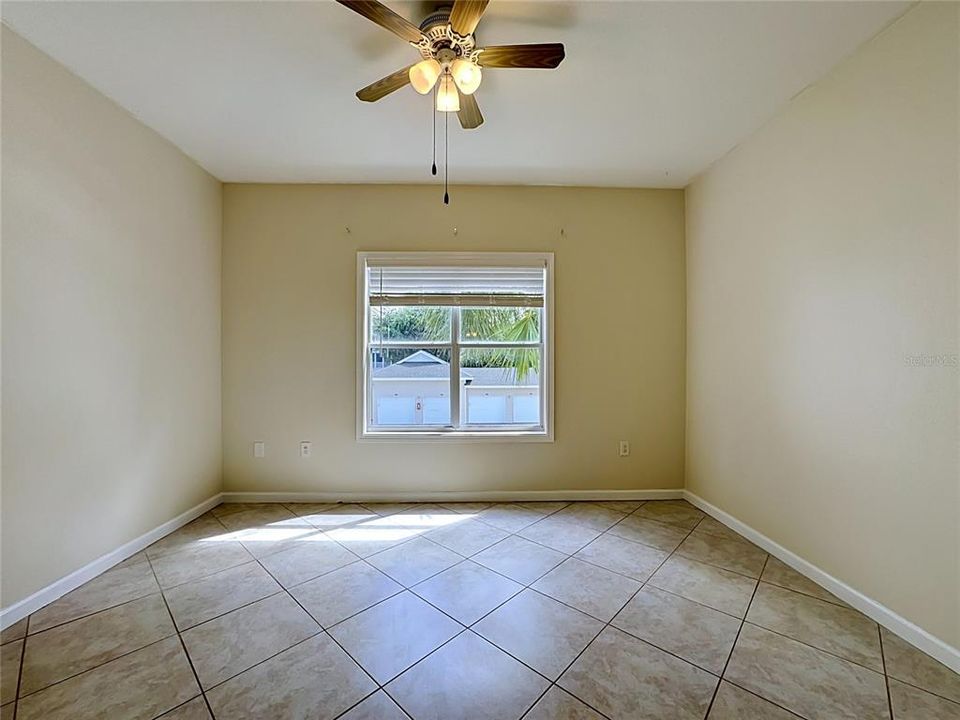 For Sale: $185,000 (2 beds, 2 baths, 1048 Square Feet)