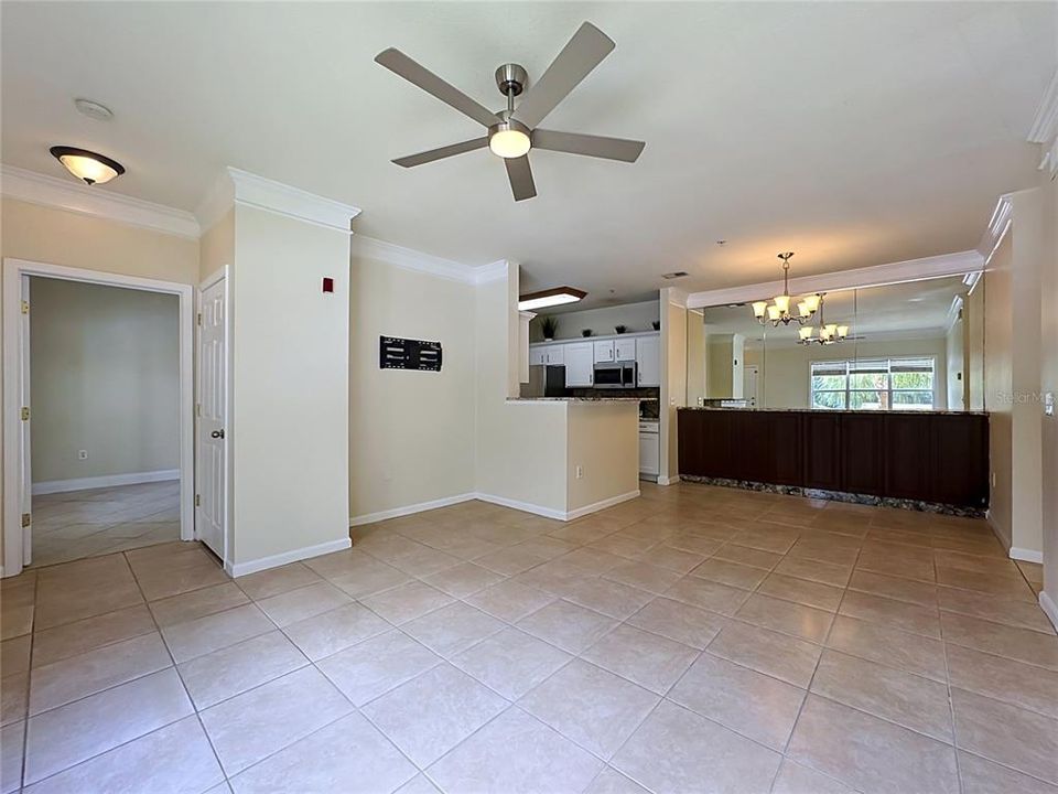 For Sale: $185,000 (2 beds, 2 baths, 1048 Square Feet)