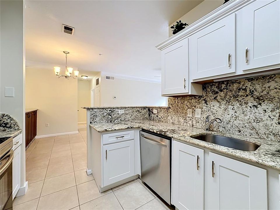 For Sale: $185,000 (2 beds, 2 baths, 1048 Square Feet)