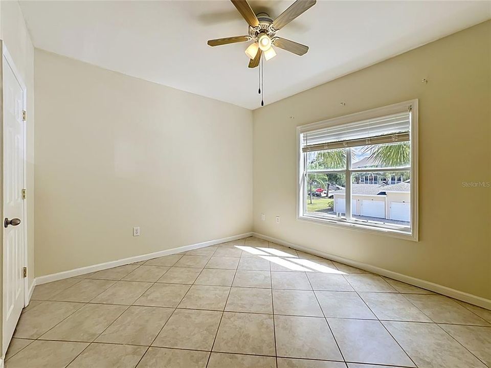 For Sale: $185,000 (2 beds, 2 baths, 1048 Square Feet)