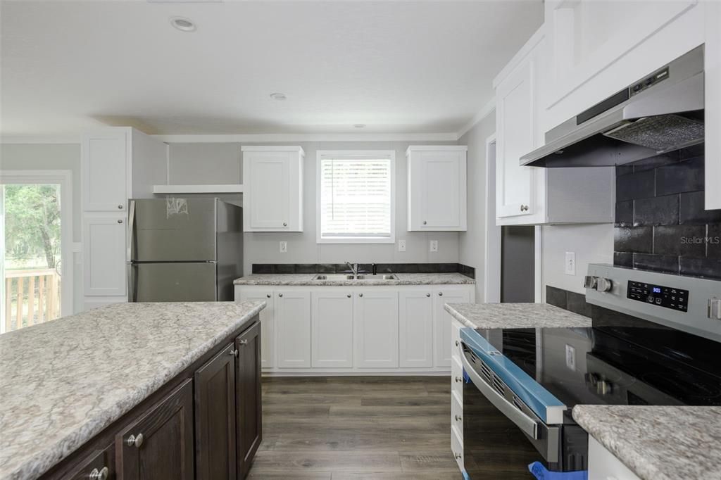 For Sale: $425,000 (3 beds, 2 baths, 1248 Square Feet)
