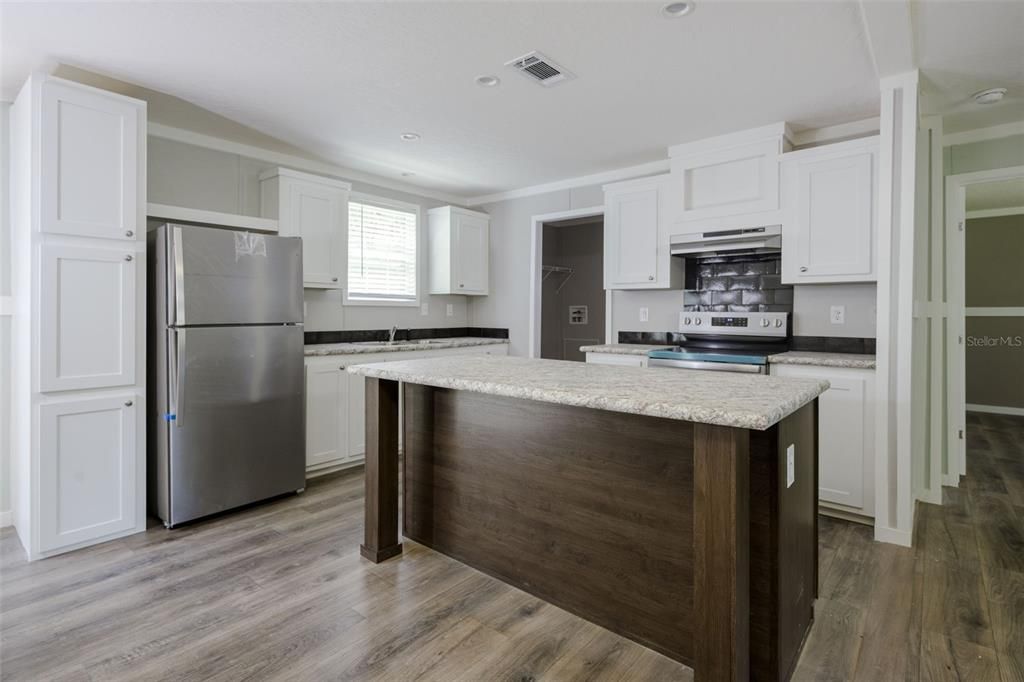 For Sale: $425,000 (3 beds, 2 baths, 1248 Square Feet)