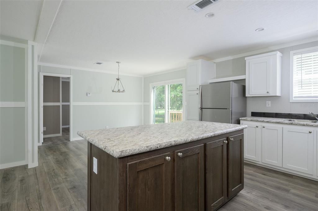 For Sale: $425,000 (3 beds, 2 baths, 1248 Square Feet)