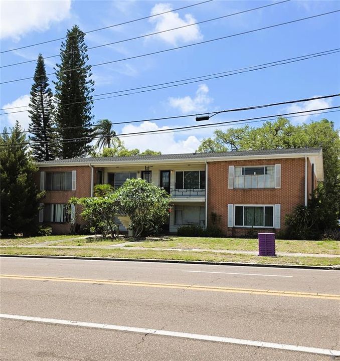 For Sale: $71,000 (1 beds, 1 baths, 647 Square Feet)