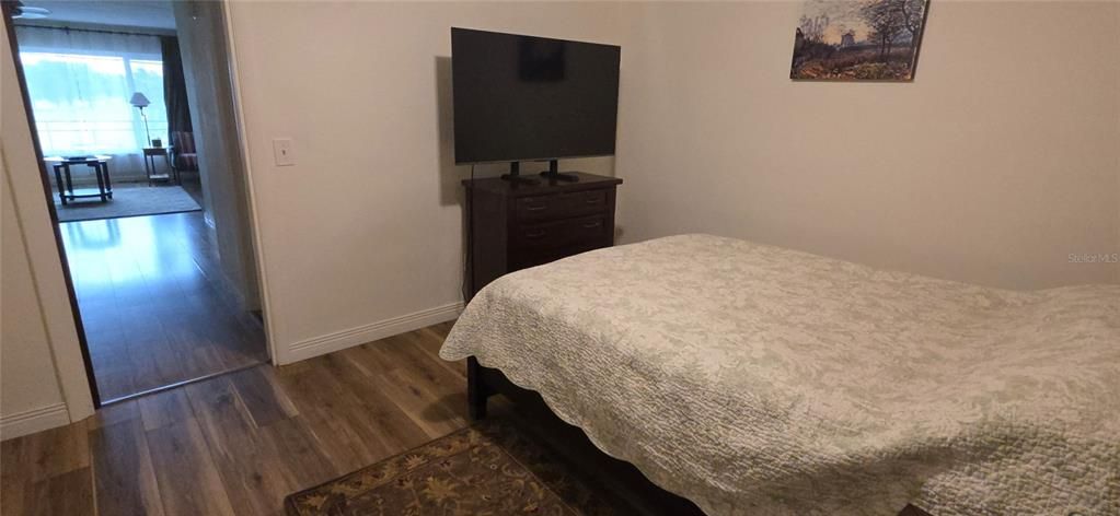 For Sale: $71,000 (1 beds, 1 baths, 647 Square Feet)