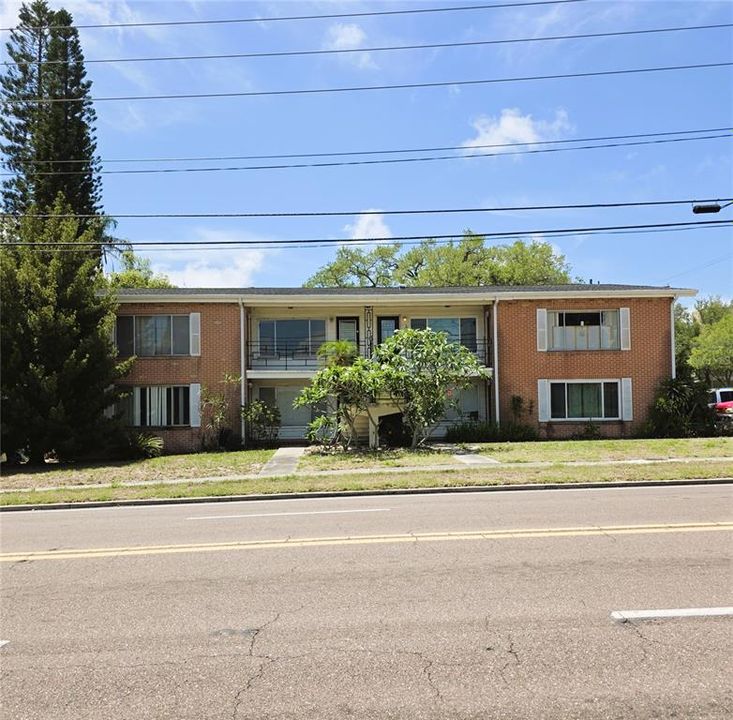 For Sale: $71,000 (1 beds, 1 baths, 647 Square Feet)