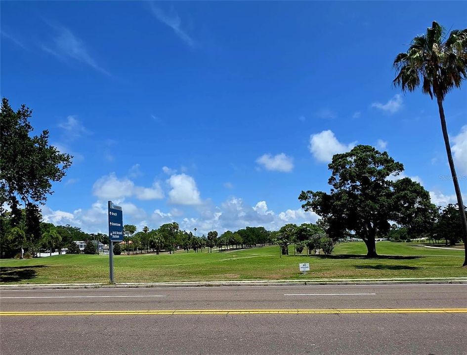 For Sale: $71,000 (1 beds, 1 baths, 647 Square Feet)