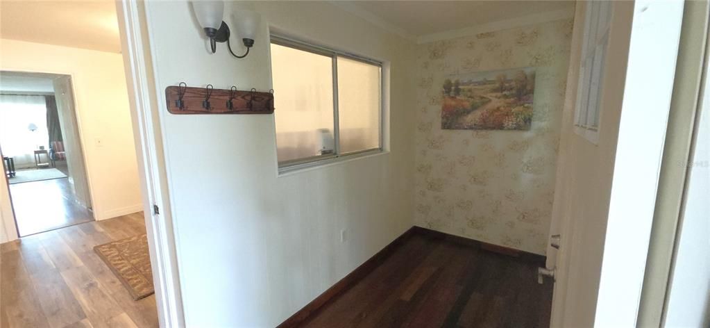 For Sale: $71,000 (1 beds, 1 baths, 647 Square Feet)