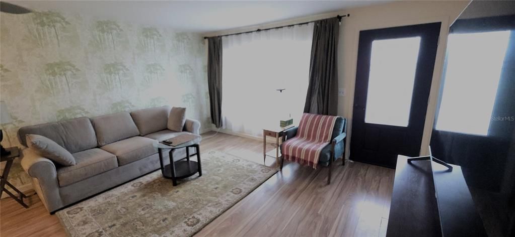 For Sale: $71,000 (1 beds, 1 baths, 647 Square Feet)