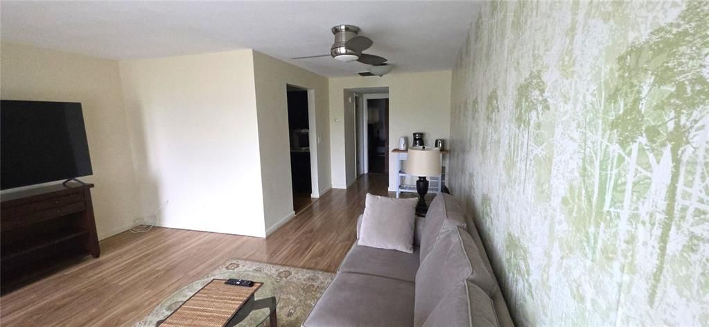 For Sale: $71,000 (1 beds, 1 baths, 647 Square Feet)