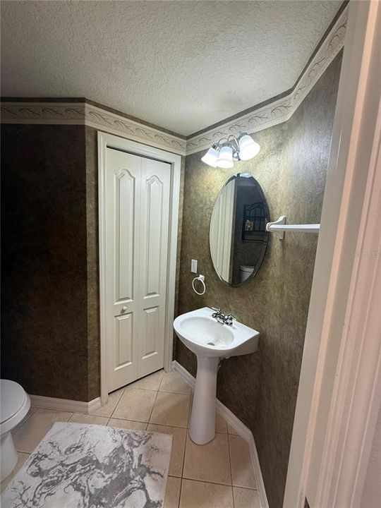 En Venta: $254,900 (3 camas, 2 baños, 1302 Pies cuadrados)