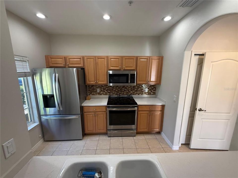 En Venta: $254,900 (3 camas, 2 baños, 1302 Pies cuadrados)