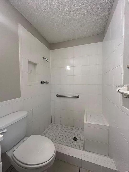 На продажу: $449,900 (6 спален, 0 ванн, 2079 Квадратных фут)