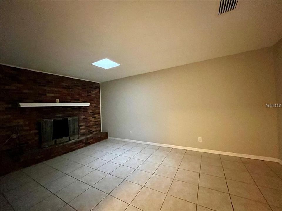 На продажу: $449,900 (6 спален, 0 ванн, 2079 Квадратных фут)