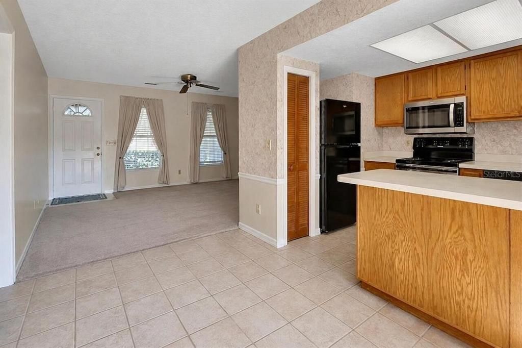 En Venta: $285,000 (3 camas, 2 baños, 1362 Pies cuadrados)