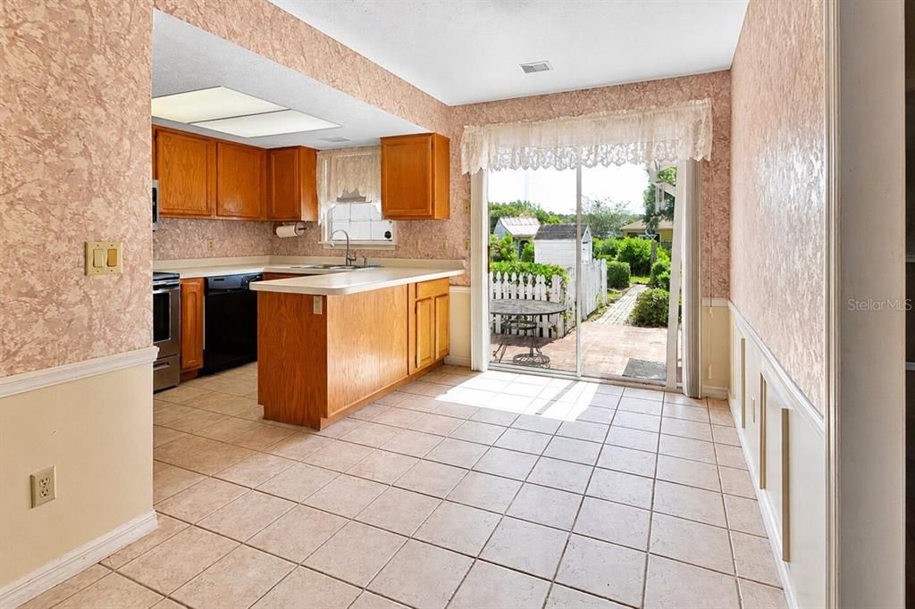 En Venta: $285,000 (3 camas, 2 baños, 1362 Pies cuadrados)