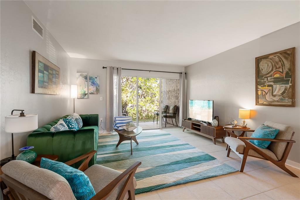 For Sale: $525,000 (2 beds, 2 baths, 1080 Square Feet)