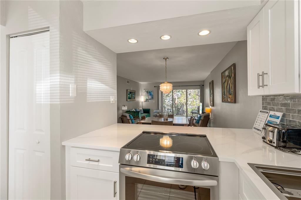 For Sale: $525,000 (2 beds, 2 baths, 1080 Square Feet)