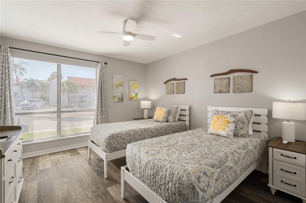 For Sale: $525,000 (2 beds, 2 baths, 1080 Square Feet)
