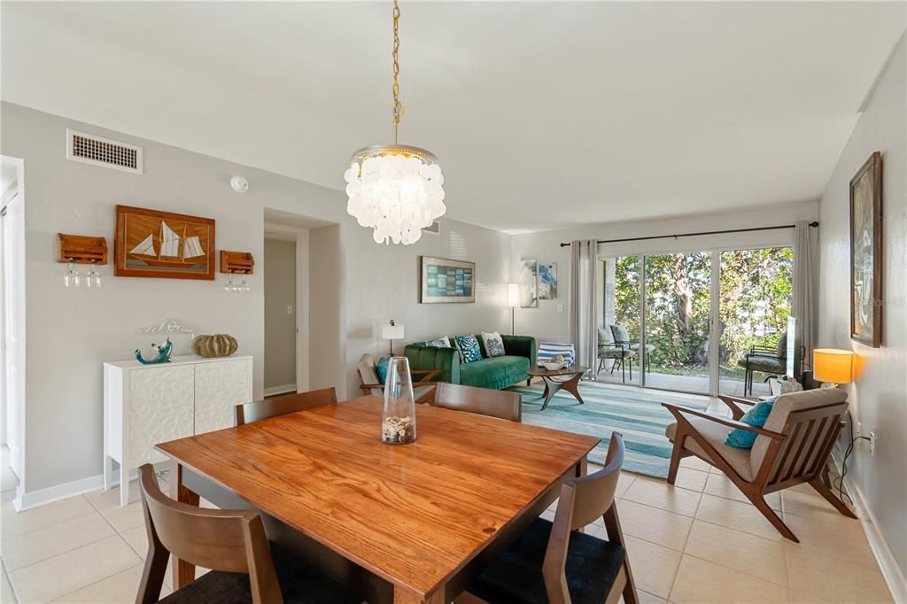 For Sale: $525,000 (2 beds, 2 baths, 1080 Square Feet)