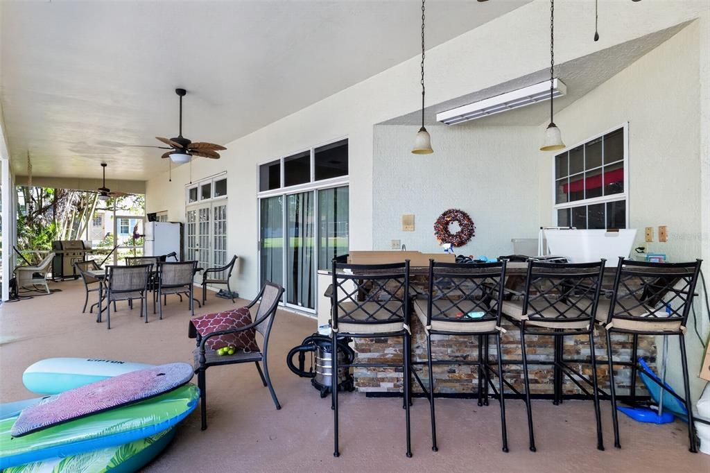 For Sale: $725,000 (7 beds, 4 baths, 5071 Square Feet)