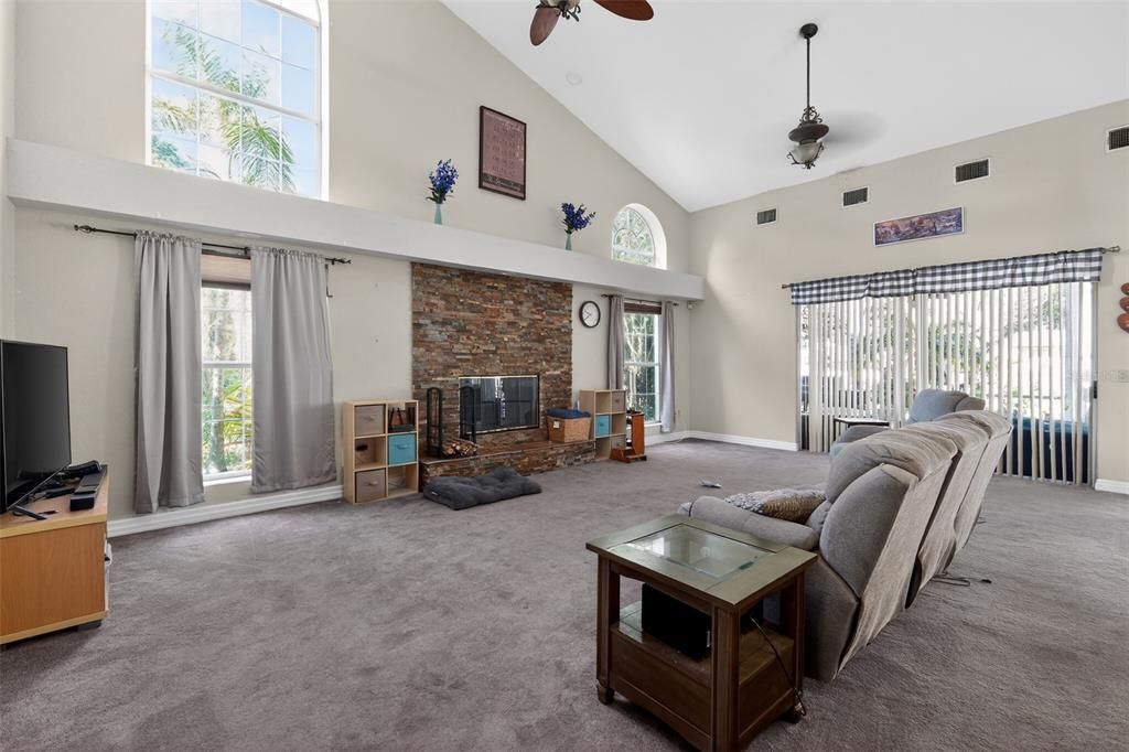 For Sale: $725,000 (7 beds, 4 baths, 5071 Square Feet)