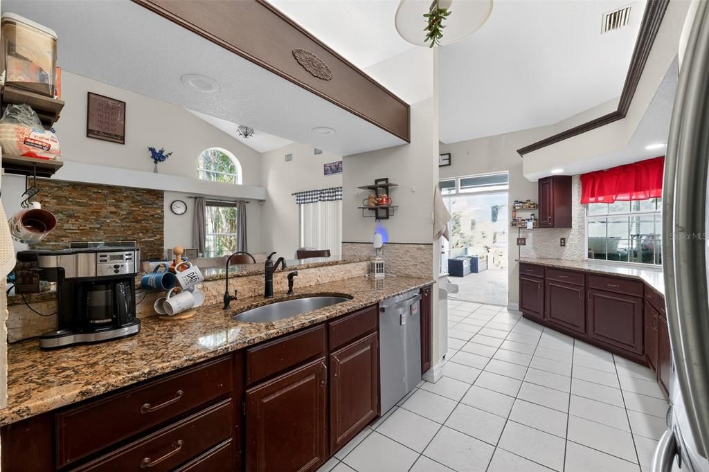 For Sale: $725,000 (7 beds, 4 baths, 5071 Square Feet)