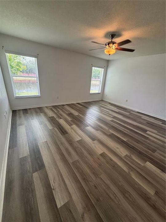 For Rent: $2,450 (3 beds, 2 baths, 1692 Square Feet)