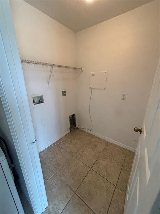For Rent: $2,450 (3 beds, 2 baths, 1692 Square Feet)