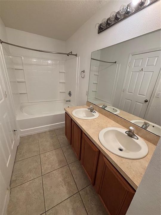 For Rent: $2,450 (3 beds, 2 baths, 1692 Square Feet)