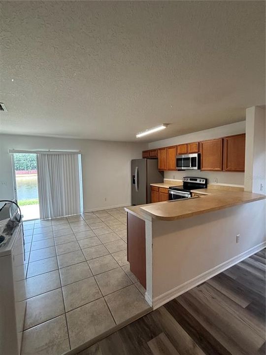 For Rent: $2,450 (3 beds, 2 baths, 1692 Square Feet)