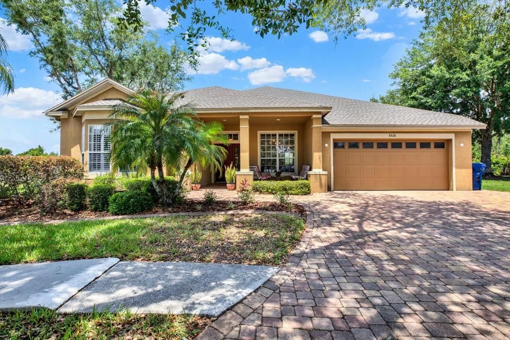Activo con contrato: $749,900 (5 camas, 3 baños, 4063 Pies cuadrados)