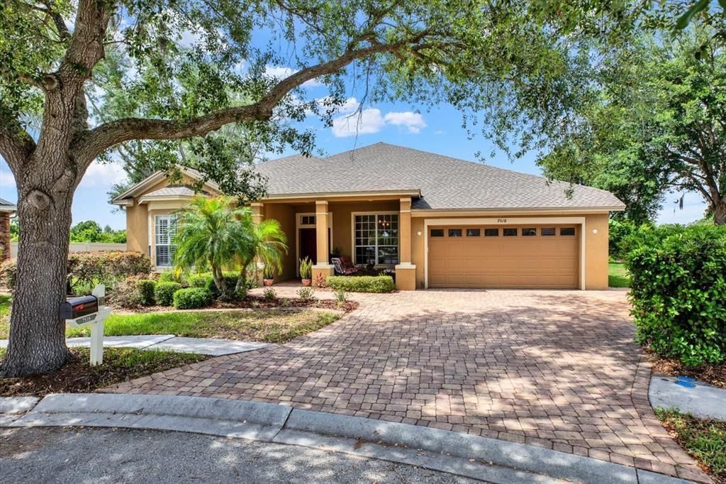 Activo con contrato: $749,900 (5 camas, 3 baños, 4063 Pies cuadrados)