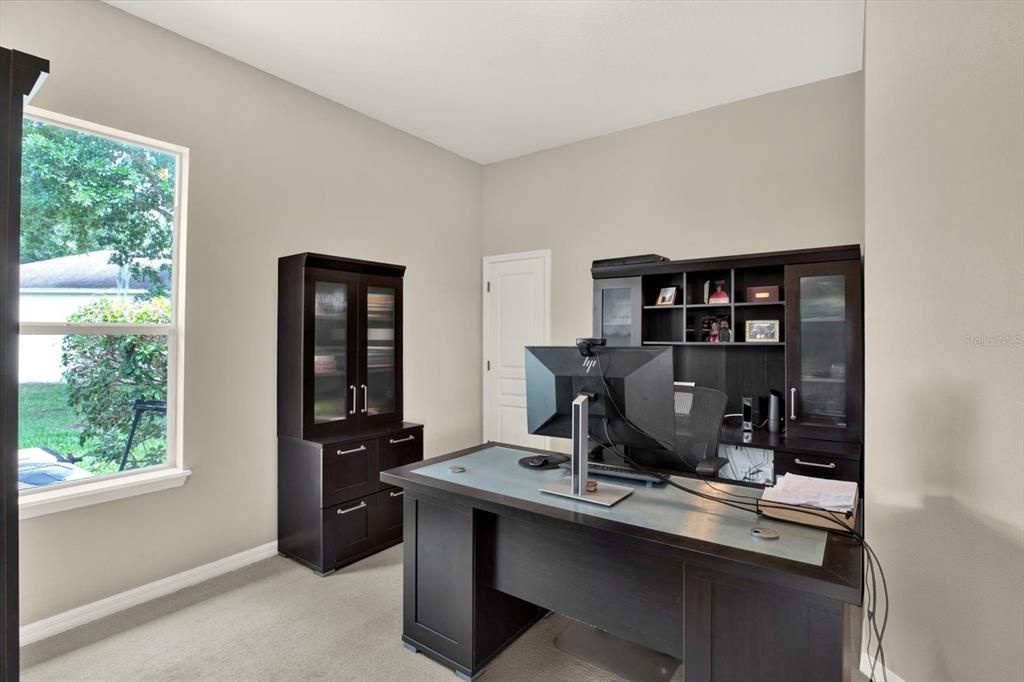 Activo con contrato: $749,900 (5 camas, 3 baños, 4063 Pies cuadrados)