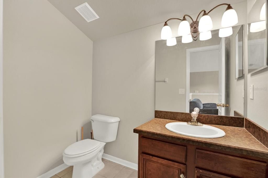 Activo con contrato: $749,900 (5 camas, 3 baños, 4063 Pies cuadrados)