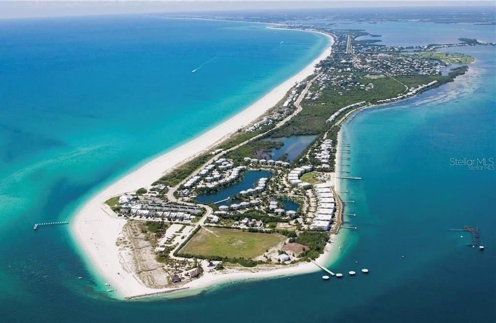 На продажу: $129,000 (0.24 acres)