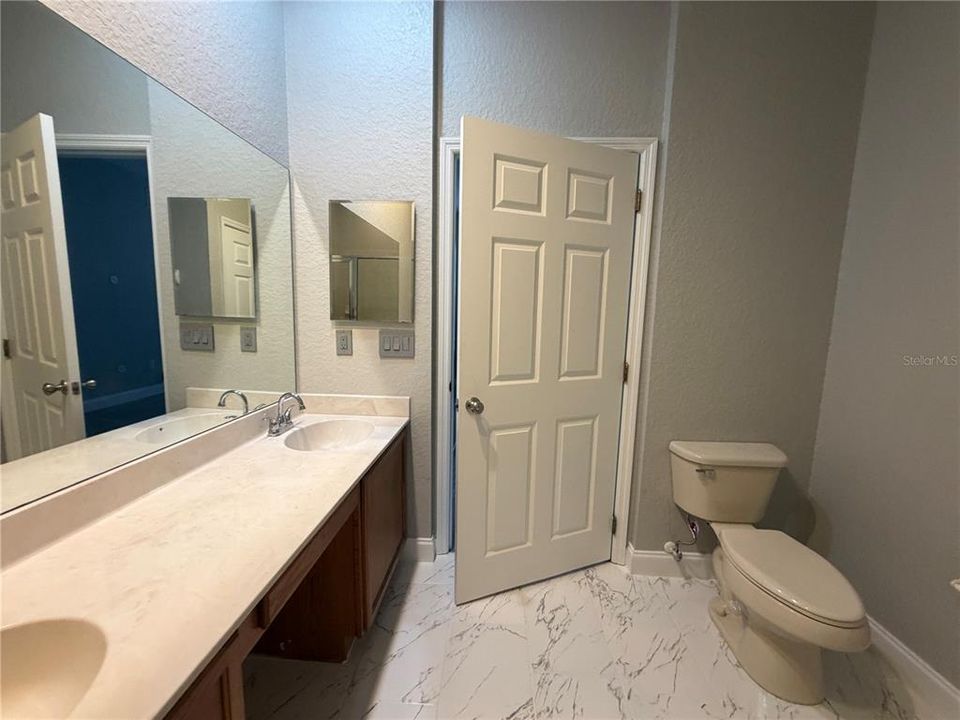 For Sale: $272,000 (3 beds, 2 baths, 1433 Square Feet)