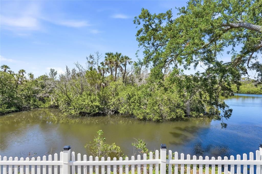 For Sale: $559,900 (4 beds, 3 baths, 2308 Square Feet)