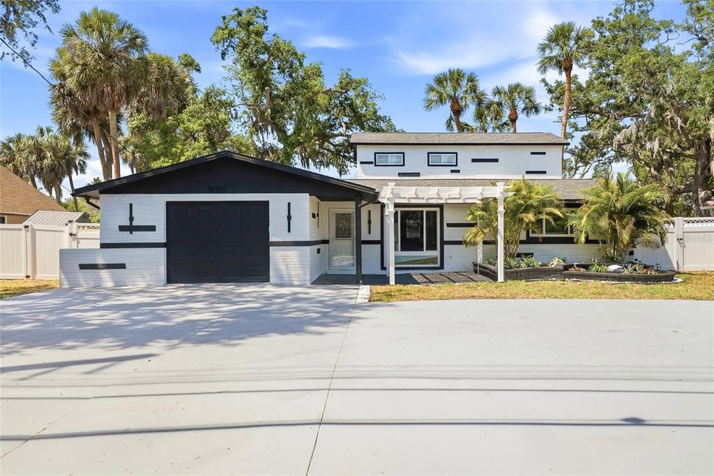 For Sale: $559,900 (4 beds, 3 baths, 2308 Square Feet)