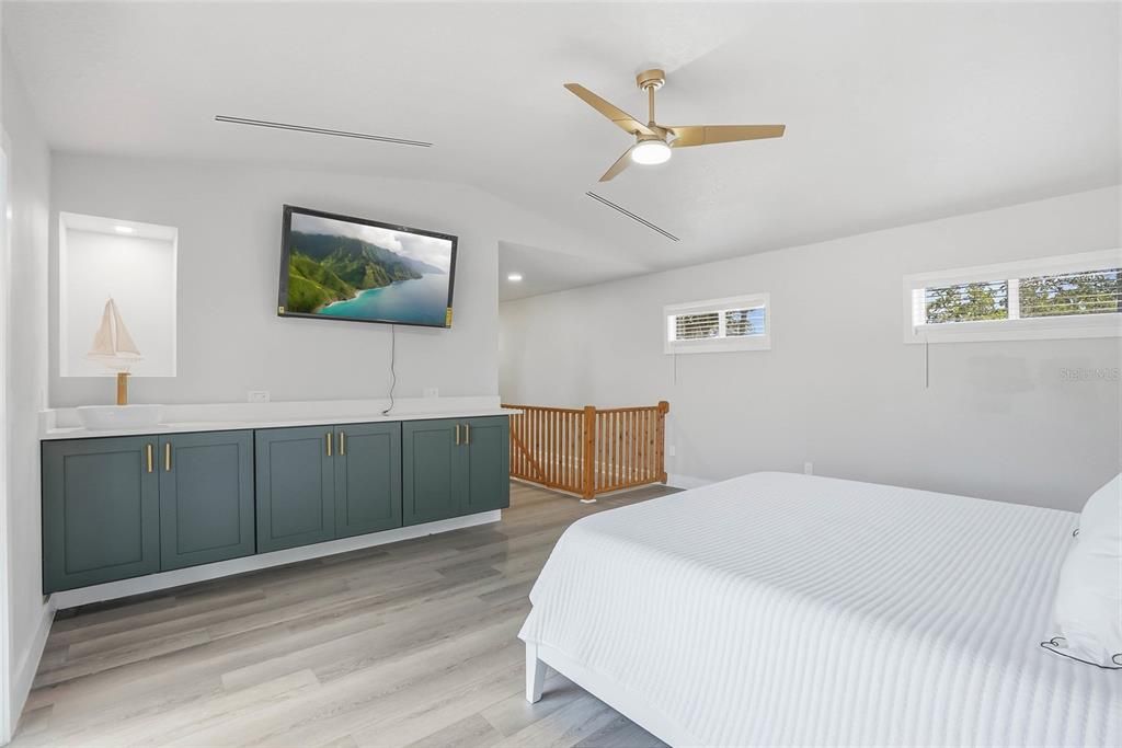 For Sale: $559,900 (4 beds, 3 baths, 2308 Square Feet)