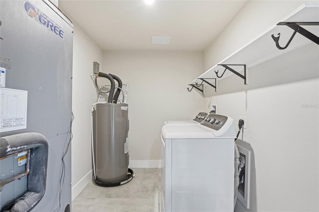 For Sale: $559,900 (4 beds, 3 baths, 2308 Square Feet)