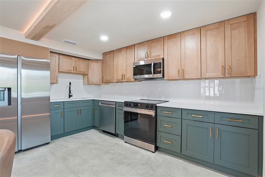 For Sale: $559,900 (4 beds, 3 baths, 2308 Square Feet)