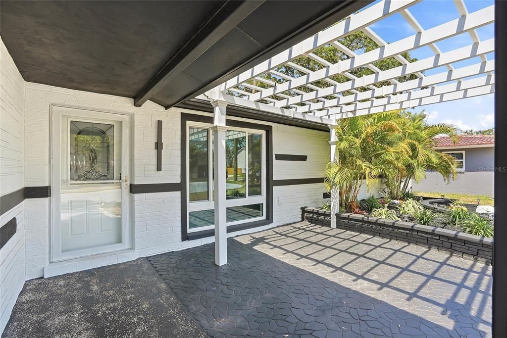 For Sale: $559,900 (4 beds, 3 baths, 2308 Square Feet)